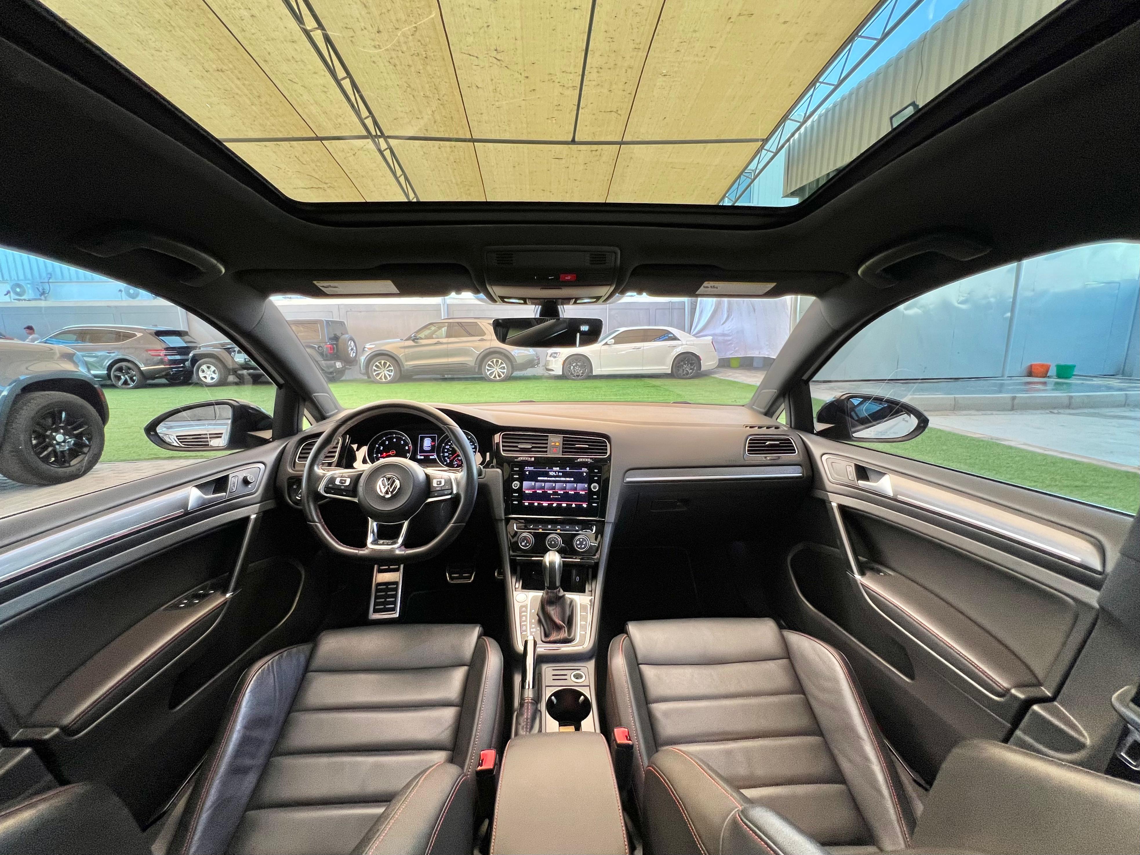  RENT   VOLKSWAGEN GOLF GTI      IN DUBAI